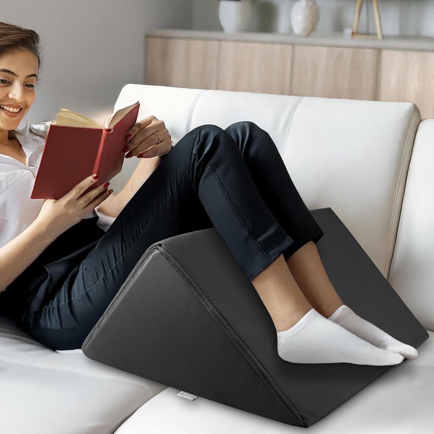 Saloniture Triangle Wedge Massage Table Bolster - Black 1
