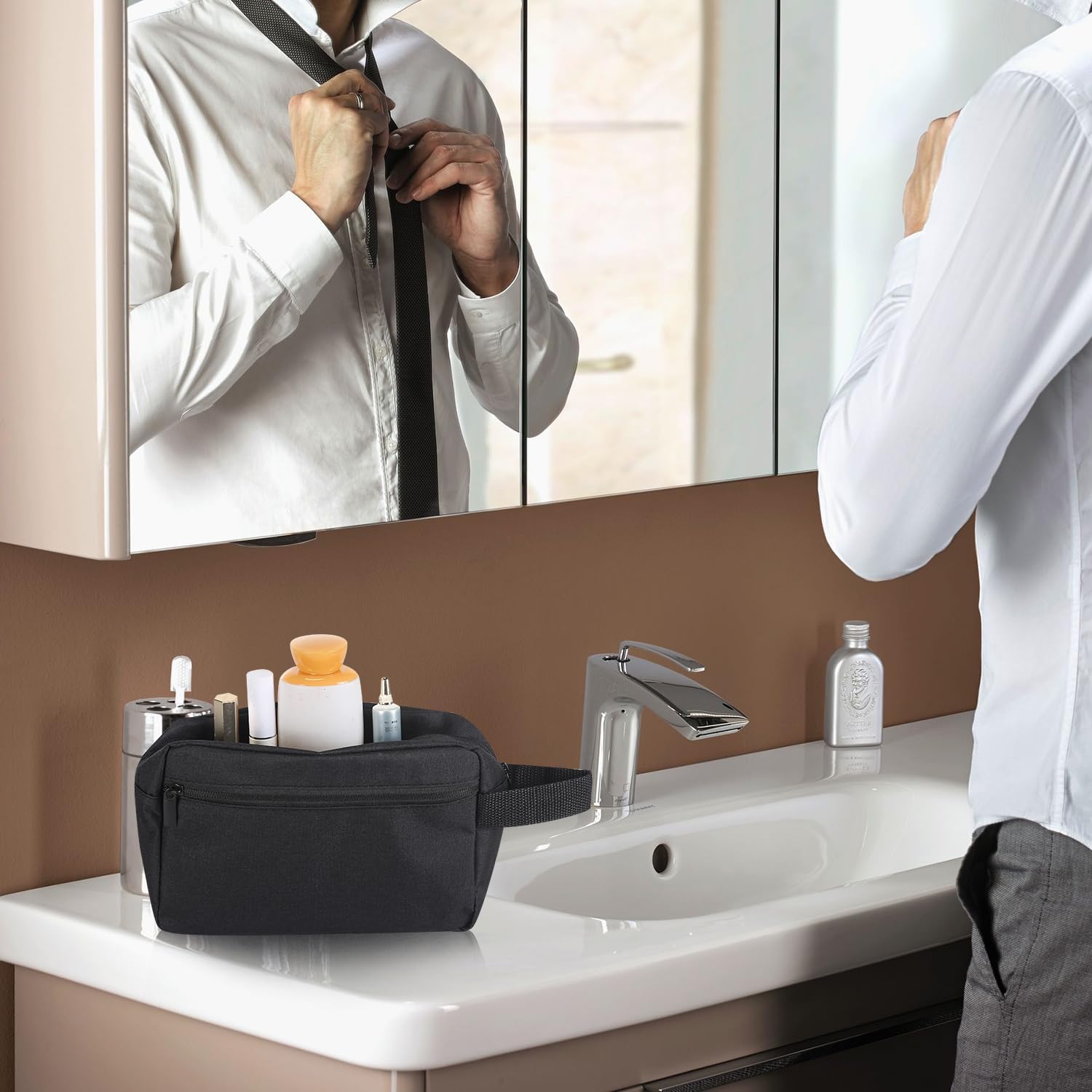 Icramsy Travel Toiletry Bag for Women Men Black
